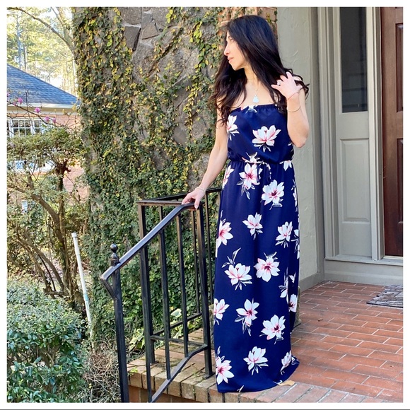 ✨LAST ONE✨PERFECT Navy floral tube maxi dress - Picture 5 of 7